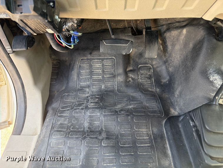 image for item FM7595 2009 Ford F550 Super Duty XL bucket truck