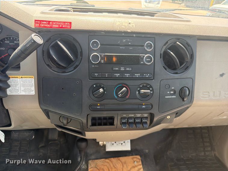 image for item FM7595 2009 Ford F550 Super Duty XL bucket truck