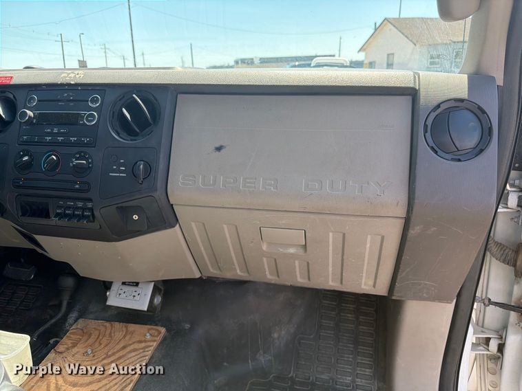 image for item FM7595 2009 Ford F550 Super Duty XL bucket truck