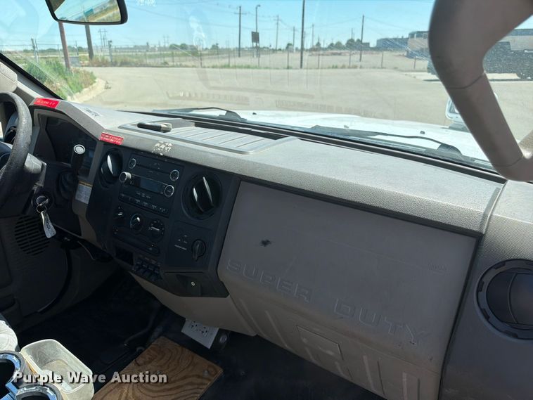 image for item FM7595 2009 Ford F550 Super Duty XL bucket truck