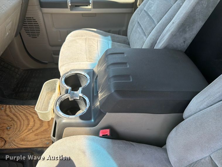 image for item FM7595 2009 Ford F550 Super Duty XL bucket truck