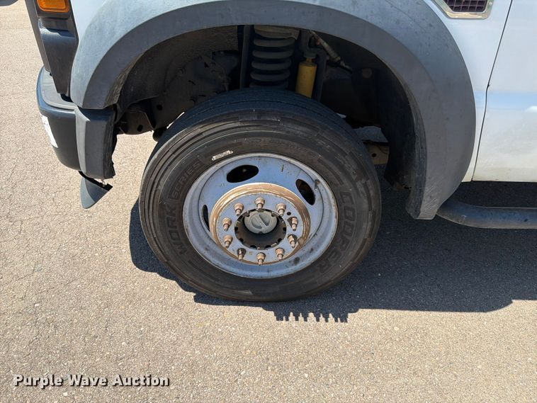 image for item FM7595 2009 Ford F550 Super Duty XL bucket truck