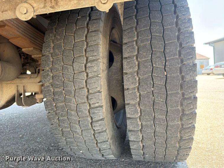 image for item FM7595 2009 Ford F550 Super Duty XL bucket truck