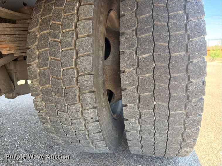 image for item FM7595 2009 Ford F550 Super Duty XL bucket truck