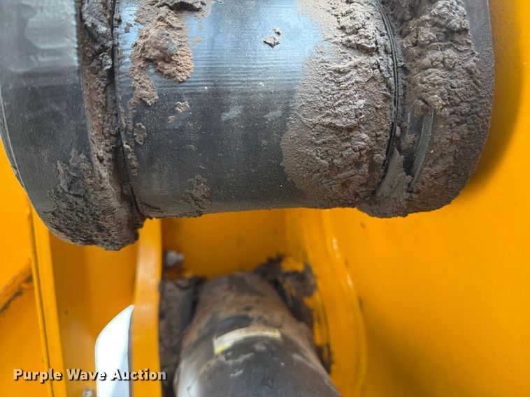 image for item FN2504 2015 JCB 427 HT T4 wheel loader