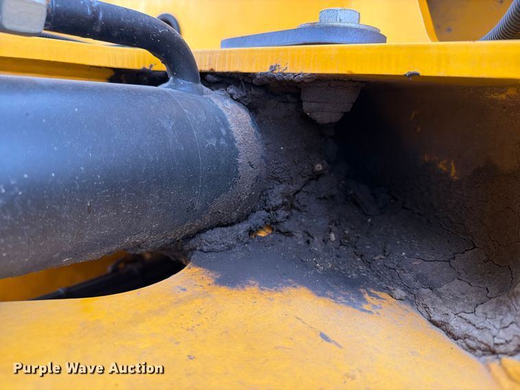 image for item FN2504 2015 JCB 427 HT T4 wheel loader