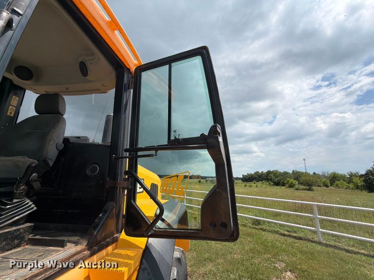 image for item FN2504 2015 JCB 427 HT T4 wheel loader