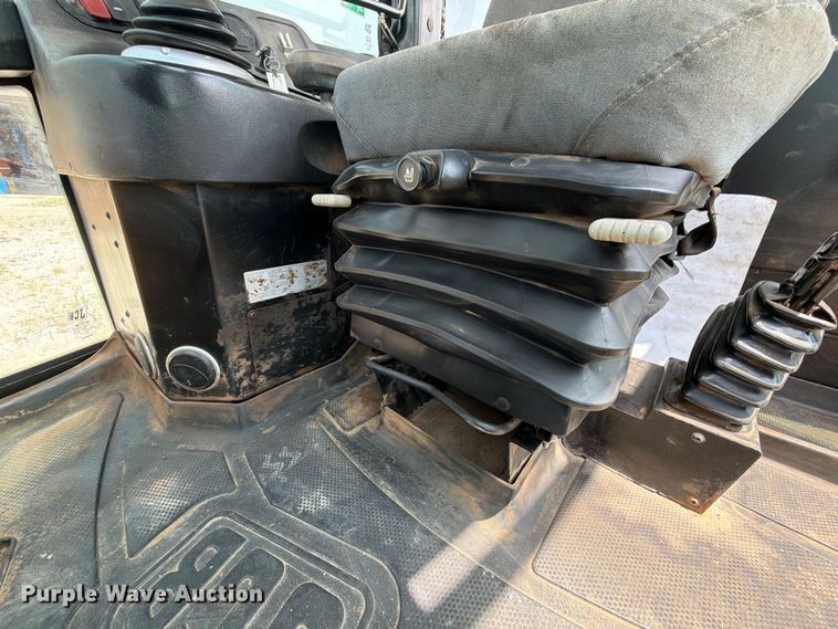image for item FN2504 2015 JCB 427 HT T4 wheel loader