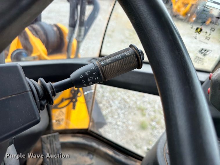 image for item FN2504 2015 JCB 427 HT T4 wheel loader