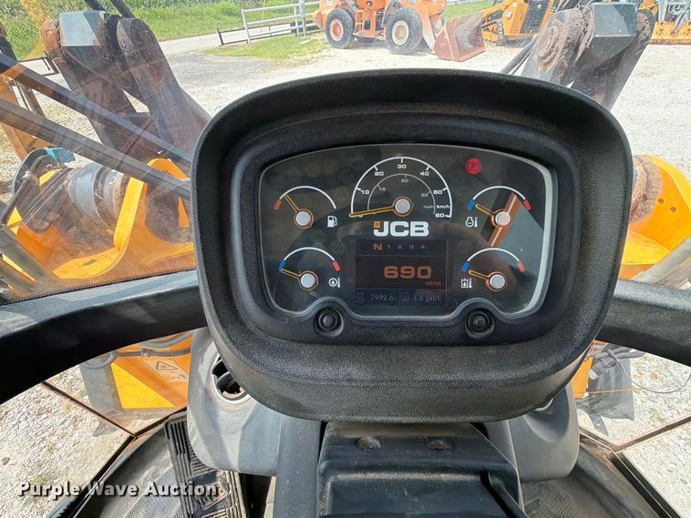 image for item FN2504 2015 JCB 427 HT T4 wheel loader
