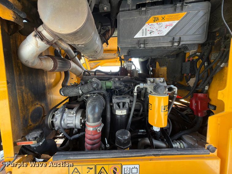 image for item FN2504 2015 JCB 427 HT T4 wheel loader