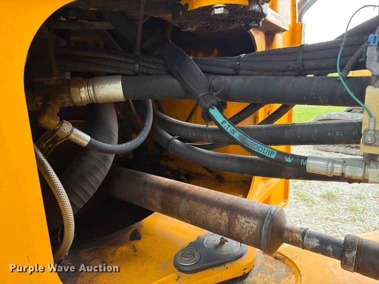 image for item FN2504 2015 JCB 427 HT T4 wheel loader