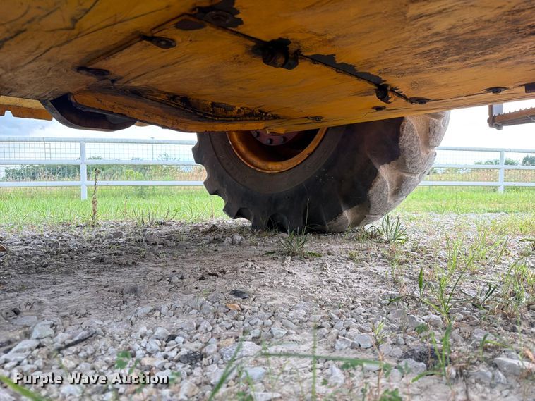 image for item FN2504 2015 JCB 427 HT T4 wheel loader