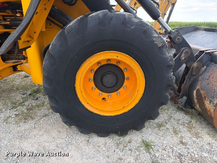 image for item FN2504 2015 JCB 427 HT T4 wheel loader