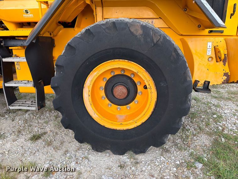 image for item FN2504 2015 JCB 427 HT T4 wheel loader