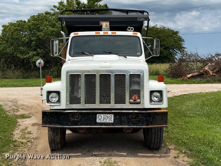 image for item FN5747 1989 Navistar F-2554 dump truck