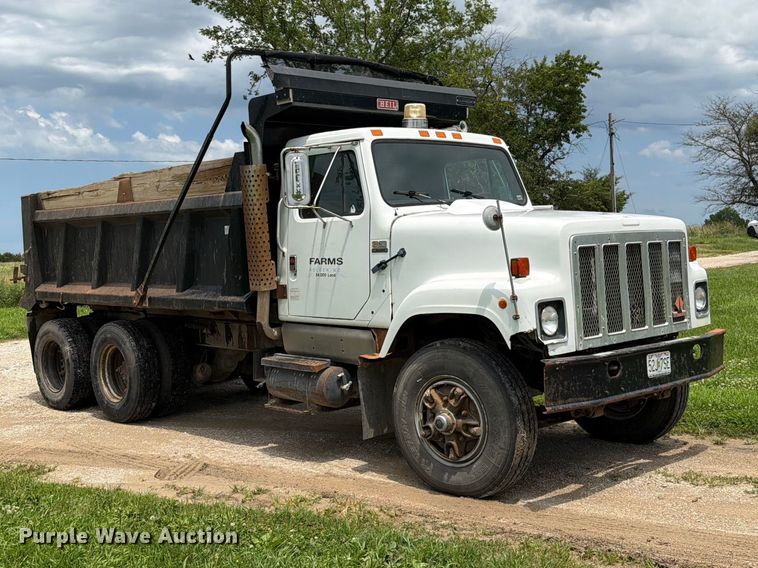 image for item FN5747 1989 Navistar F-2554 dump truck