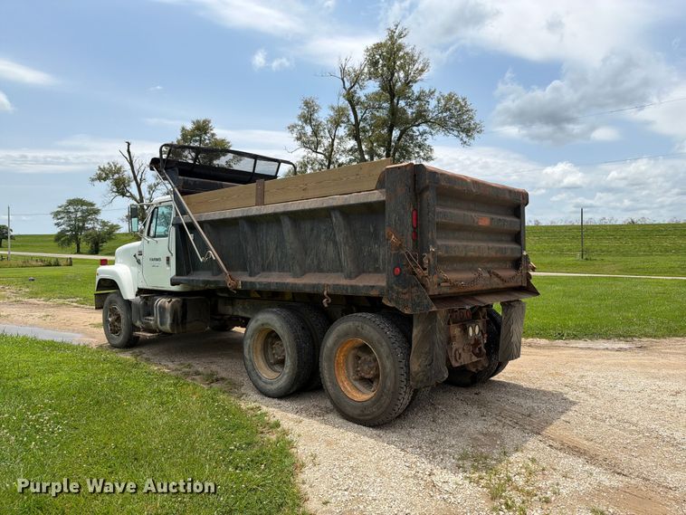 image for item FN5747 1989 Navistar F-2554 dump truck