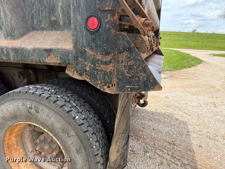 image for item FN5747 1989 Navistar F-2554 dump truck