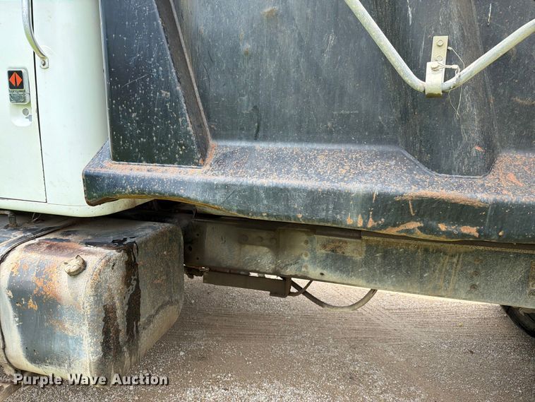 image for item FN5747 1989 Navistar F-2554 dump truck