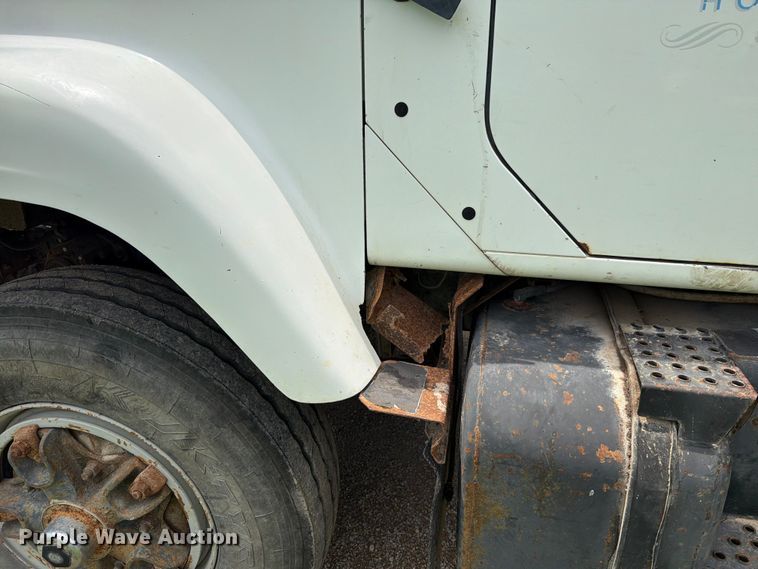 image for item FN5747 1989 Navistar F-2554 dump truck