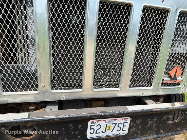 image for item FN5747 1989 Navistar F-2554 dump truck