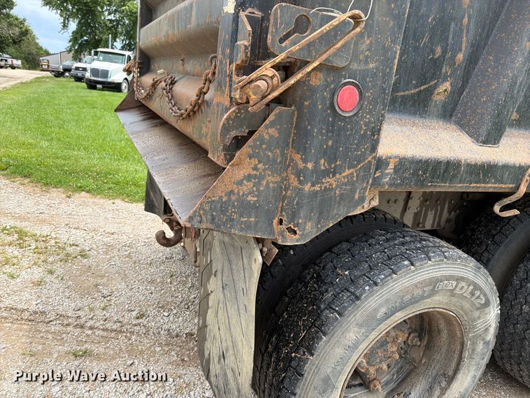 image for item FN5747 1989 Navistar F-2554 dump truck
