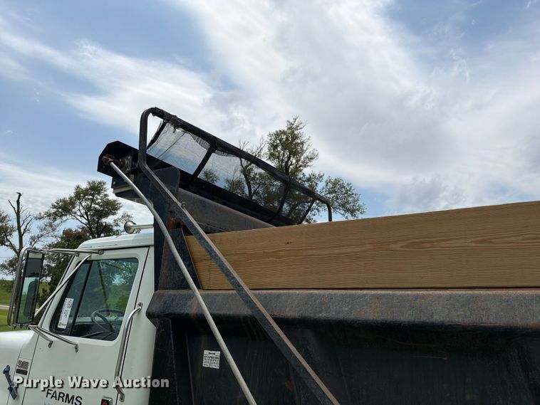 image for item FN5747 1989 Navistar F-2554 dump truck