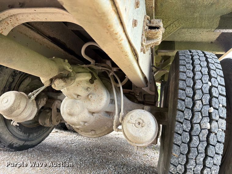 image for item FN5747 1989 Navistar F-2554 dump truck