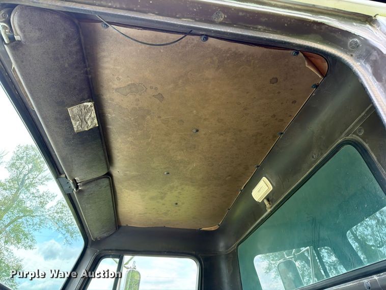 image for item FN5747 1989 Navistar F-2554 dump truck