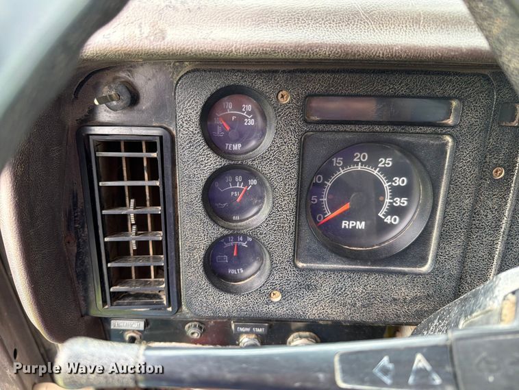 image for item FN5747 1989 Navistar F-2554 dump truck