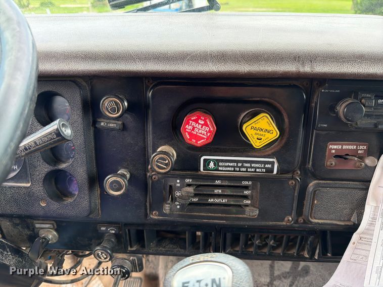 image for item FN5747 1989 Navistar F-2554 dump truck