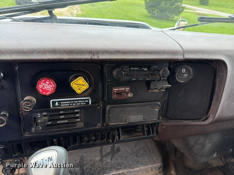 image for item FN5747 1989 Navistar F-2554 dump truck