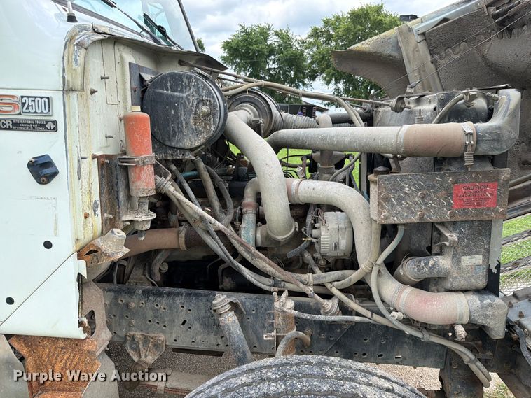 image for item FN5747 1989 Navistar F-2554 dump truck