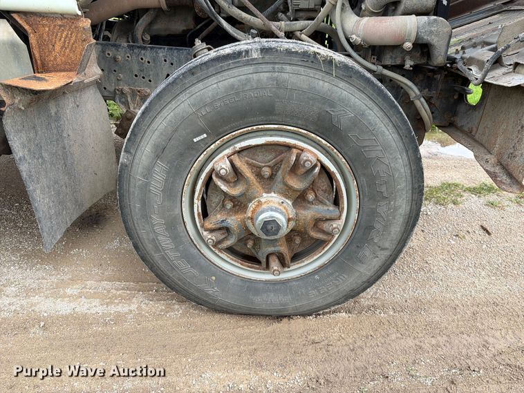 image for item FN5747 1989 Navistar F-2554 dump truck