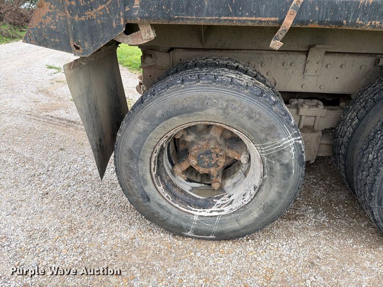 image for item FN5747 1989 Navistar F-2554 dump truck