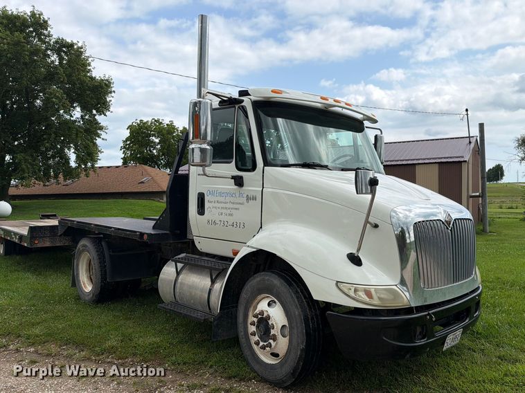 image for item FN5750 2007 International 8600 flatbed truck