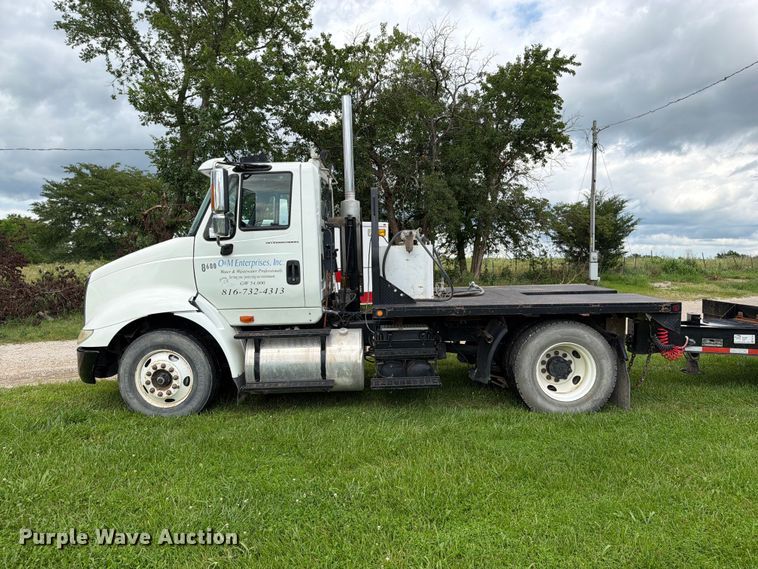 image for item FN5750 2007 International 8600 flatbed truck