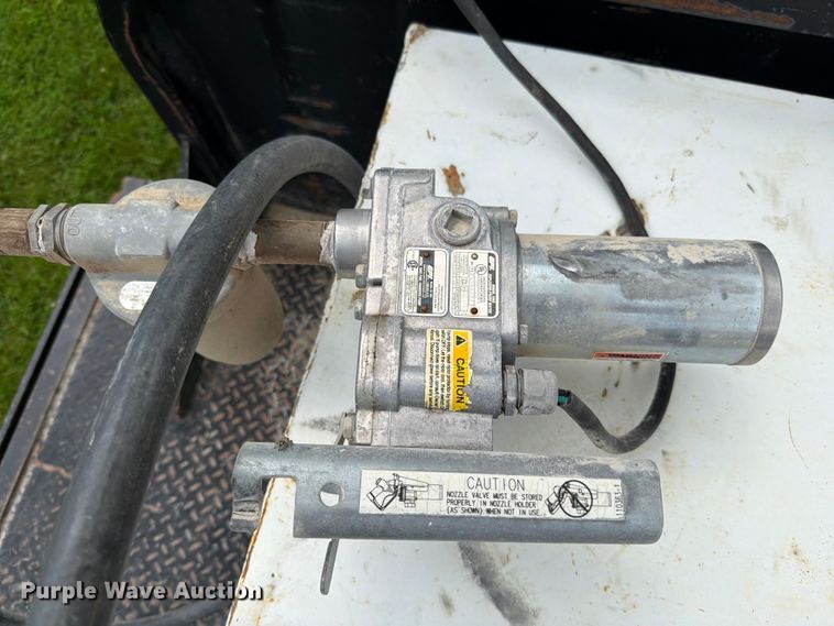 image for item FN5750 2007 International 8600 flatbed truck