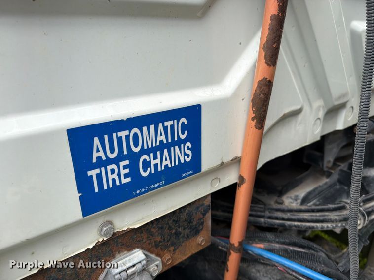 image for item FN5750 2007 International 8600 flatbed truck