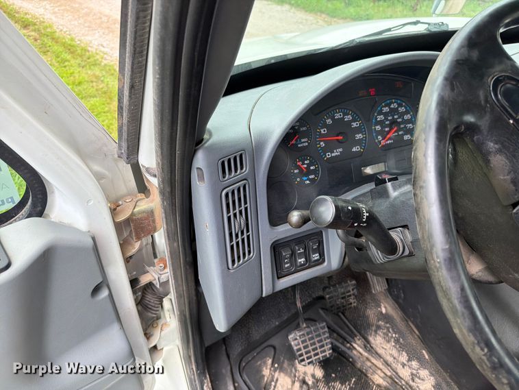 image for item FN5750 2007 International 8600 flatbed truck