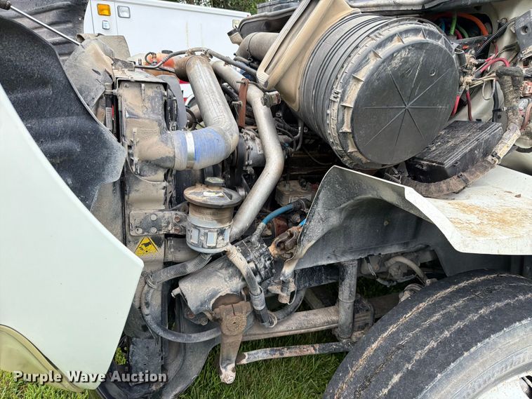 image for item FN5750 2007 International 8600 flatbed truck