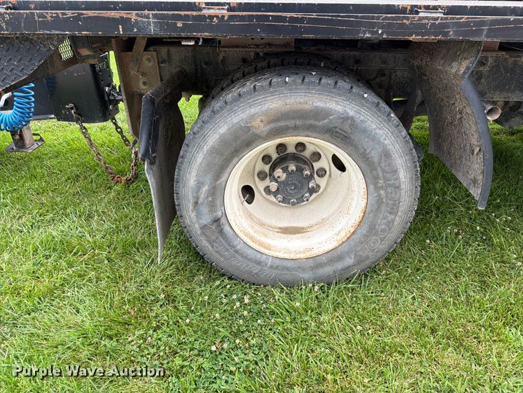 image for item FN5750 2007 International 8600 flatbed truck