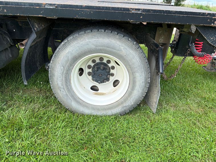 image for item FN5750 2007 International 8600 flatbed truck