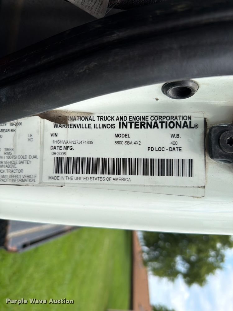 image for item FN5750 2007 International 8600 flatbed truck