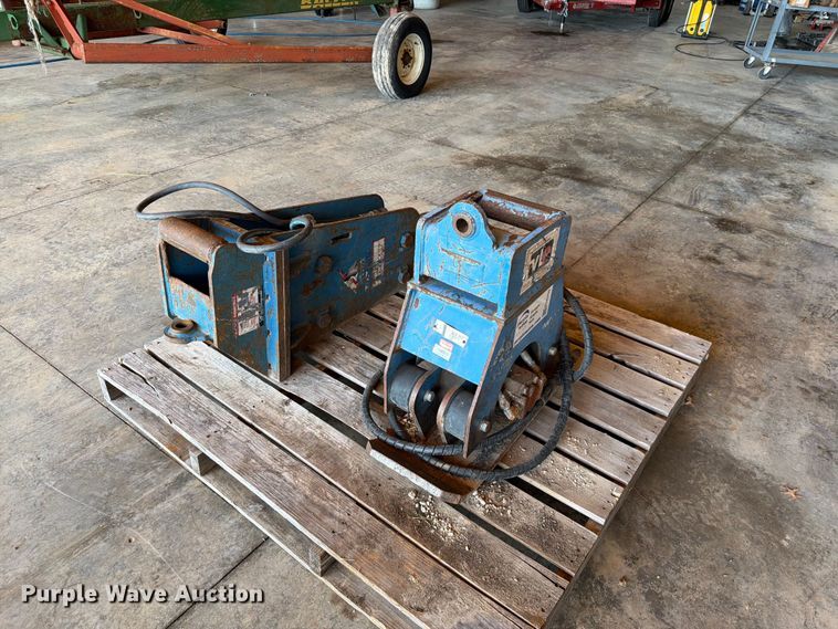 image for item FN5752 Excavator attachments