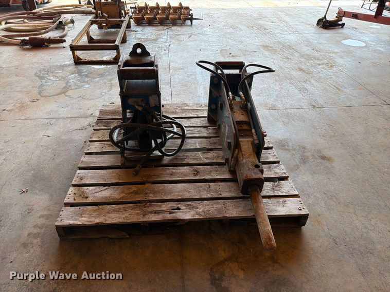 image for item FN5752 Excavator attachments