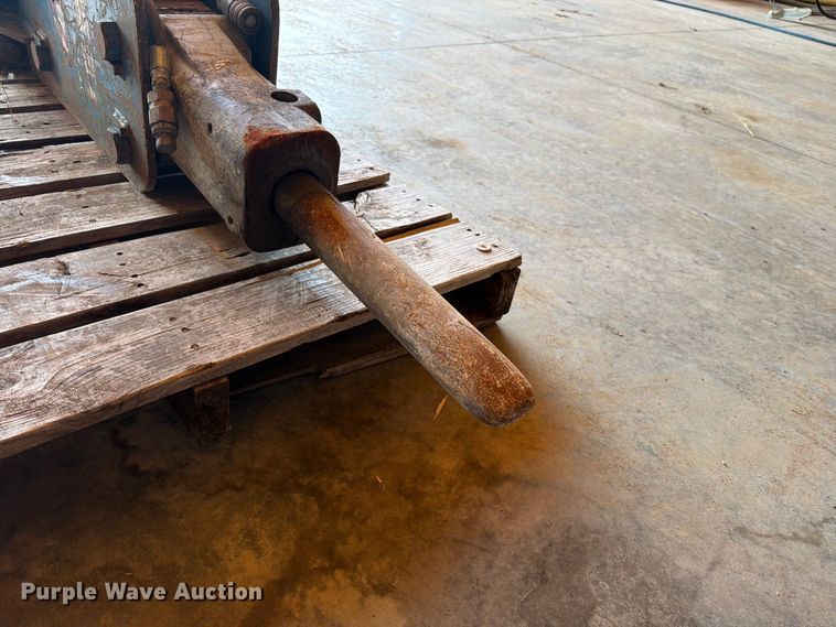 image for item FN5752 Excavator attachments