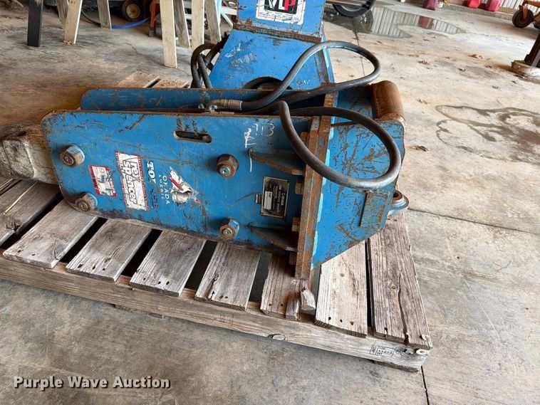 image for item FN5752 Excavator attachments