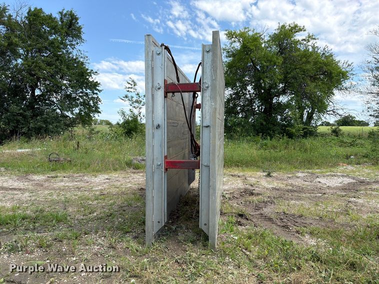 image for item FN5755 Speed Shore APS-810 trench box